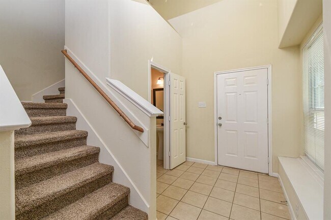 Foto del edificio - 15930 Langhamwood Ln