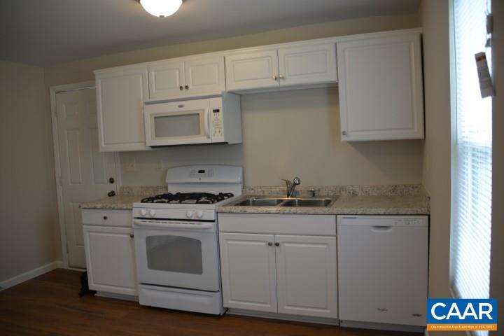 Foto principal - 345 11th St NW