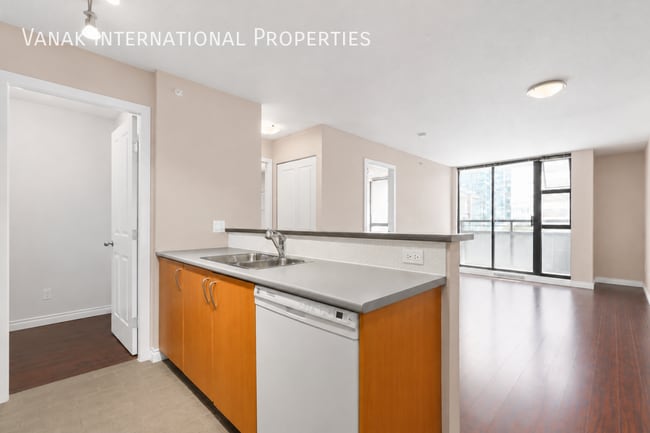 Building Photo - Stylish 1 Bed + Den | 1 Bath | 550 Sq. Ft. | Yaletown Living