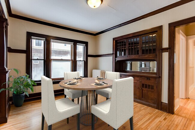 Foto del edificio - 3029 Holmes Avenue