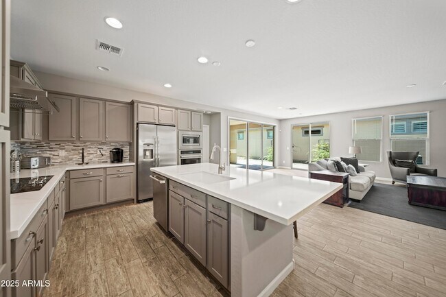 Foto del edificio - 4340 Cutter Ln
