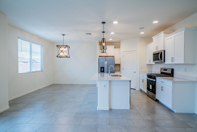 Building Photo - 11896 W Charismatic Dr