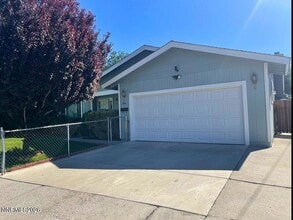 Building Photo - 2166 Edgemar Cir