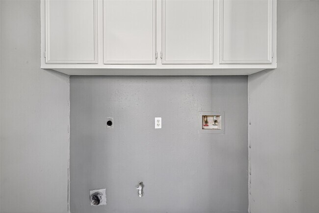 Foto del edificio - 4806 Sunshine Dr