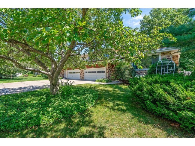 Foto del edificio - 5207 Grandview Ln