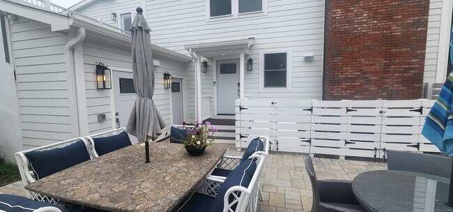 Building Photo - 41 Valley Rd