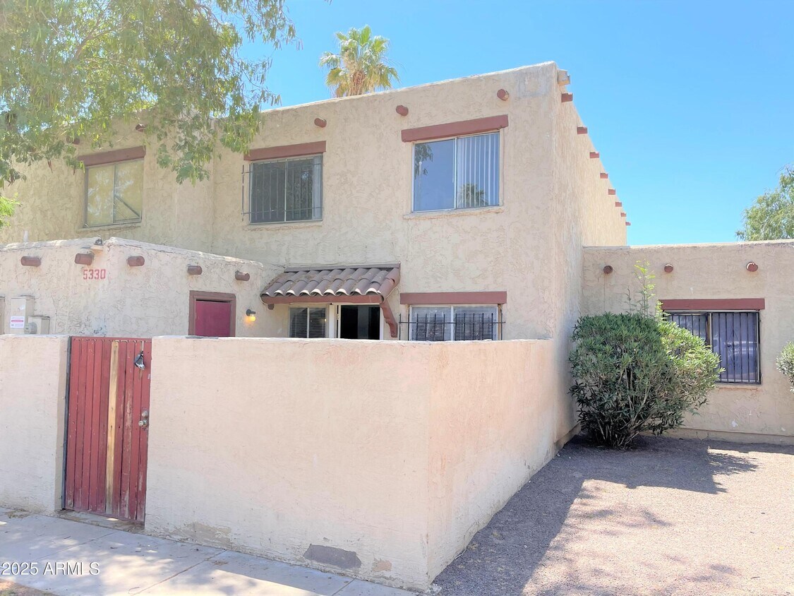 Foto principal - 5330 W Belleview St
