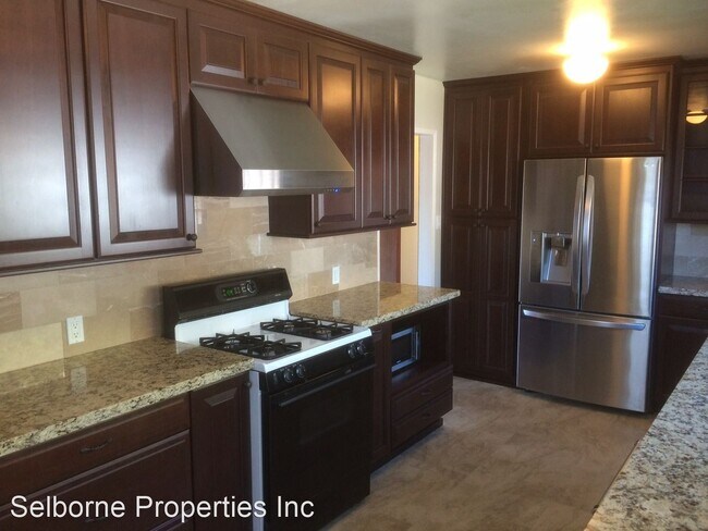 Foto del edificio - 2 br, 2 bath House - 2034 Junction Ave