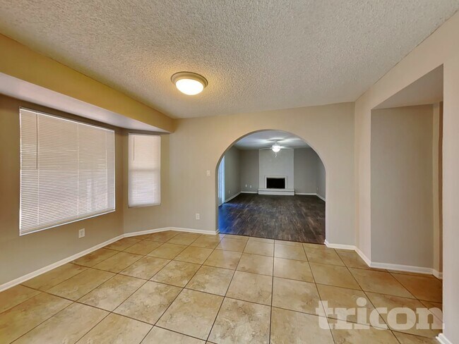 Foto del edificio - 4633 W Bluefield Ave