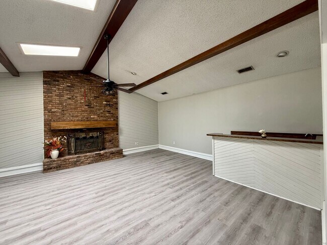 Foto del edificio - 8606 Knoxville Ave