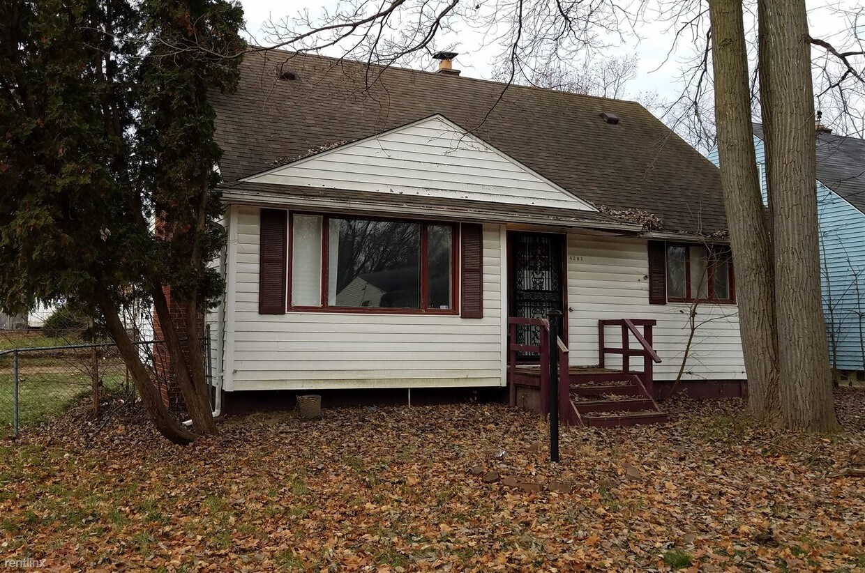 3 br, 1.5 bath House 4201 Winona St House for Rent in Flint, MI