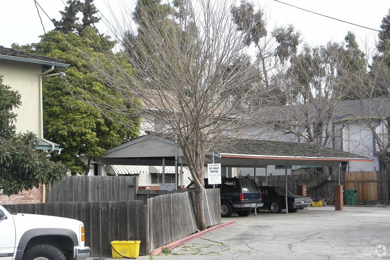 Foto del edificio - 26540 Chisholm Ct