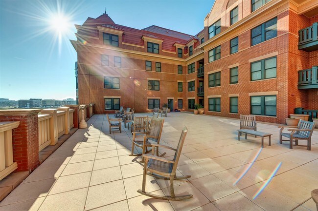 Foto del edificio - The Station At Potomac Yard Apartments