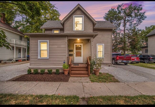 Building Photo - 418 Olive St