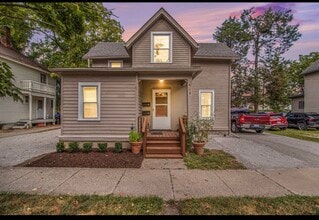 Building Photo - 418 Olive St