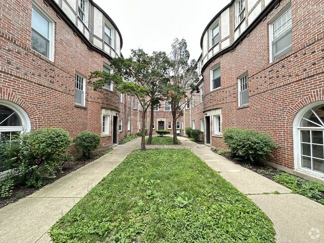 Building Photo - 918 Green Bay Rd