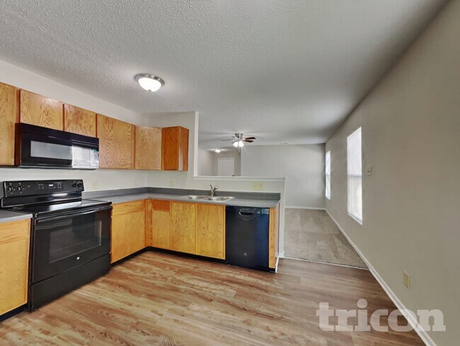 Foto del edificio - 8902 Hosta Way