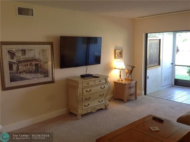 Foto del edificio - 2265 SW 15th St