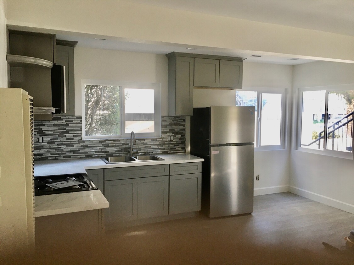 Kitchen 2 - 3562 Vinton Ave