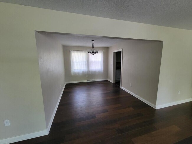 Foto del edificio - 3771 Bruneal St