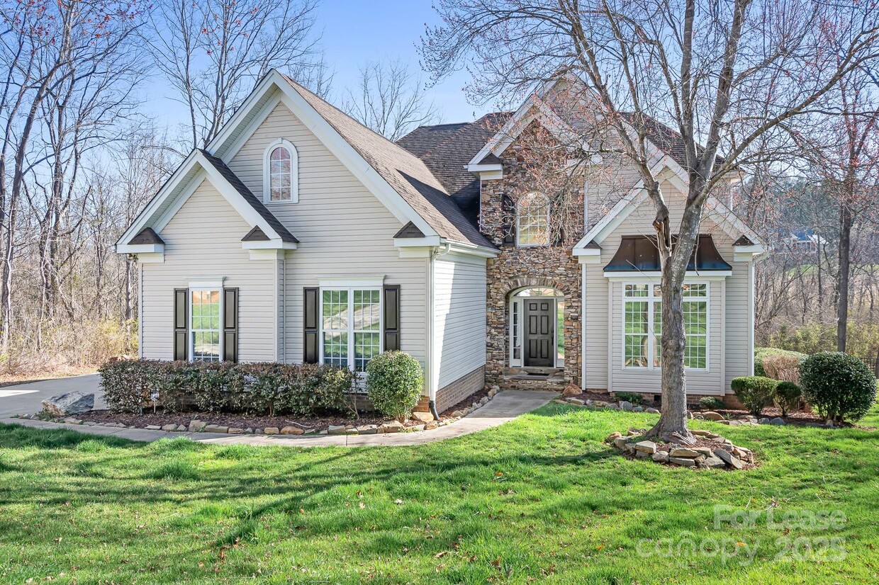 Foto principal - 7277 Willow Brook Ct