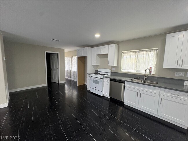 Foto del edificio - 223 Mojave Ln