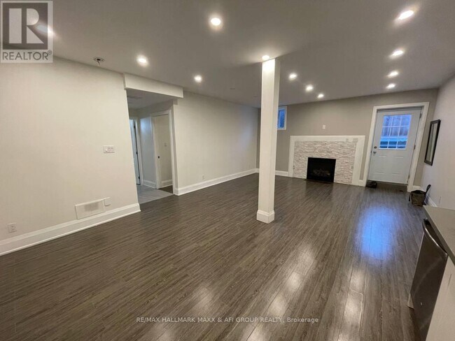 Building Photo - 3869 Mayla Dr