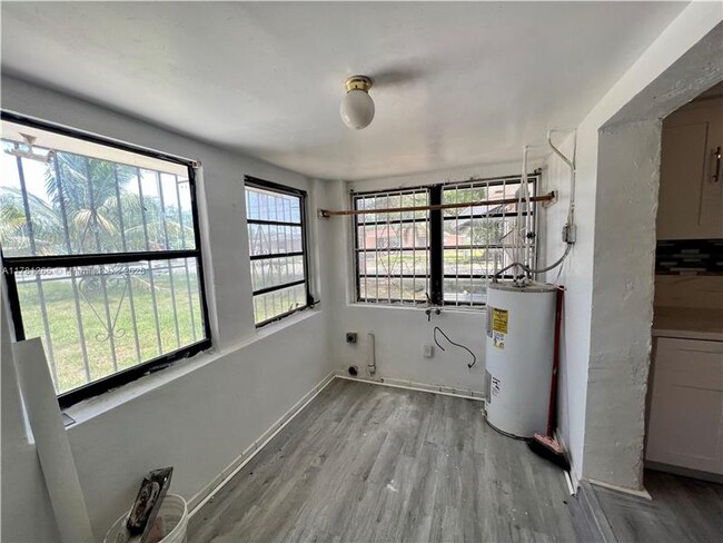 Foto del edificio - 1801 NW 87th St