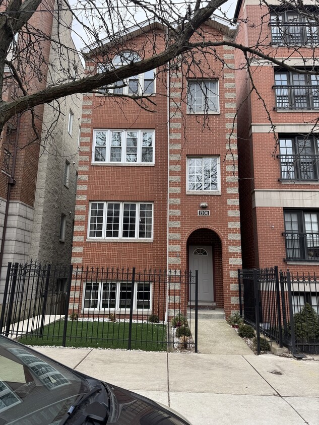 Foto principal - 1506 N Bosworth Ave