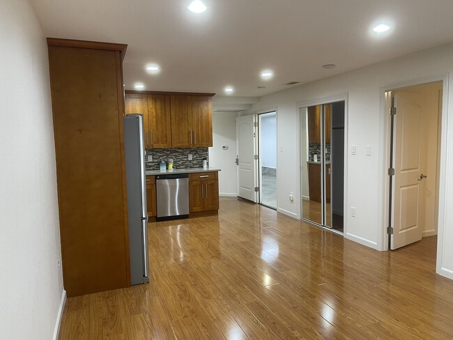 Building Photo - 671 Hickey Blvd