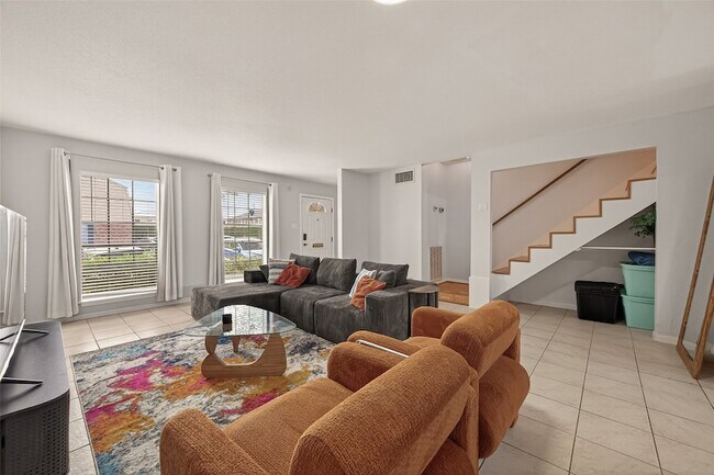 Foto del edificio - 6404 Burgoyne Dr.