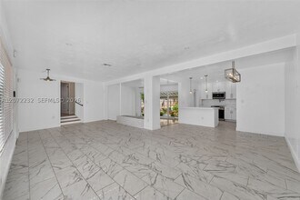 Building Photo - 12140 NE Miami Pl