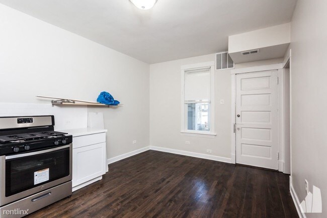 Building Photo - 3121 N Kimball Ave