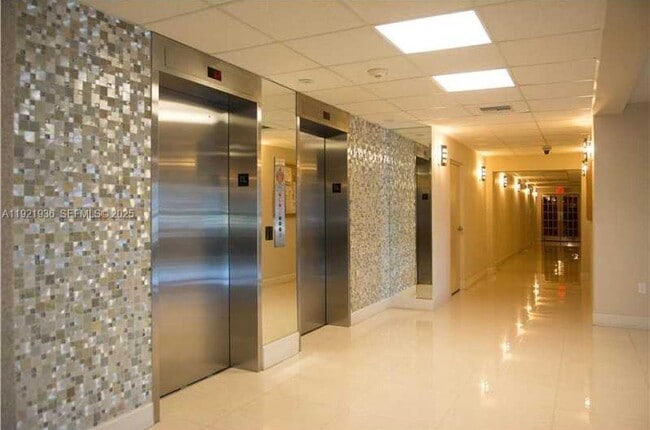 Building Photo - 1833 S Ocean Dr