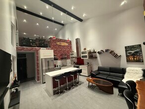 Building Photo - 18003 Tiara St