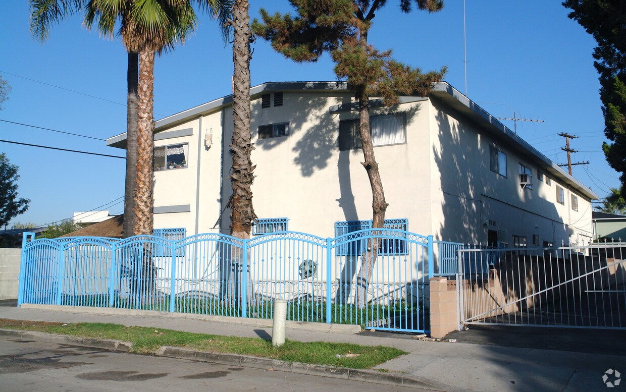 Foto del edificio - 11347 Emelita St