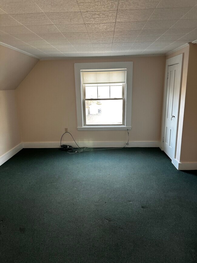 29 Lincoln St, Hudson, MA 01749 Townhome Rentals in Hudson MA