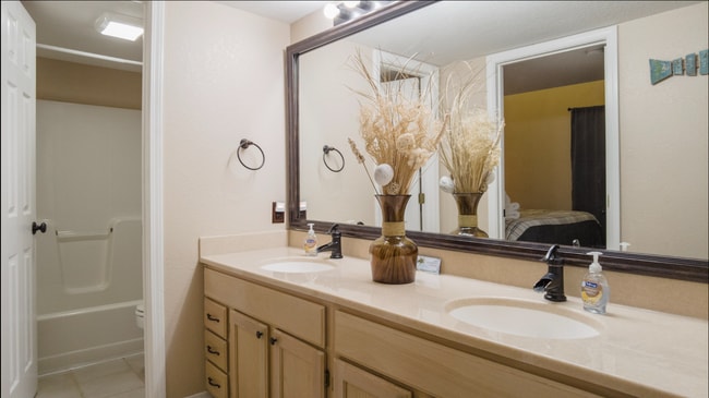 Foto del edificio - 420 Fall Creek Dr