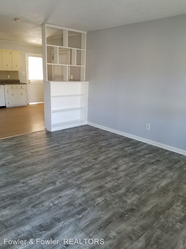 Building Photo - 3 br, 1.5 bath House - 4402 Archdale Rd