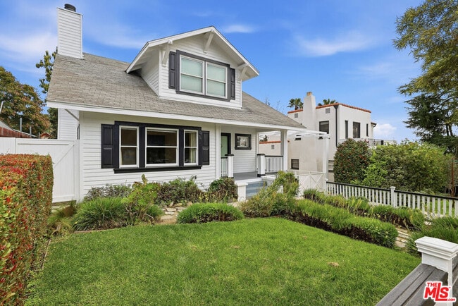 Foto del edificio - 5226 Rockland Ave