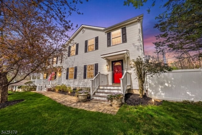 Foto del edificio - 112 Peapack Rd