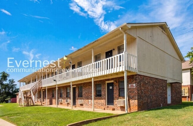 Building Photo - 4423 Bonnell Dr