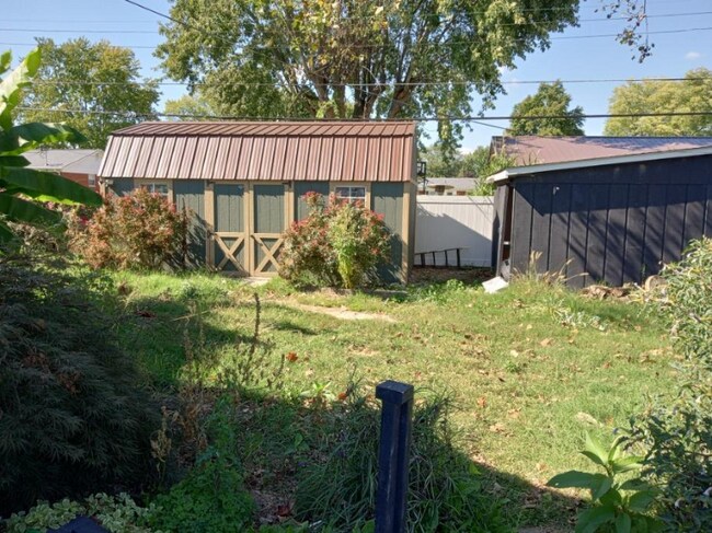 Foto del edificio - 607 Spicewood Dr