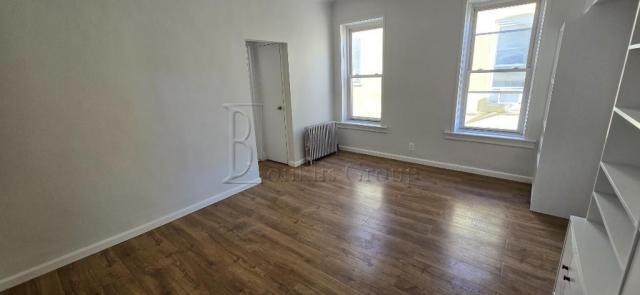 Foto del edificio - 1 bedroom in ASTORIA NY 11105