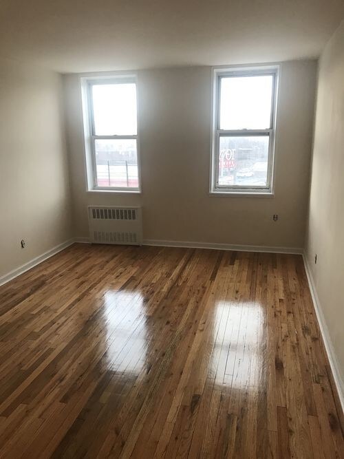Foto del edificio - 22410 Jamaica Ave