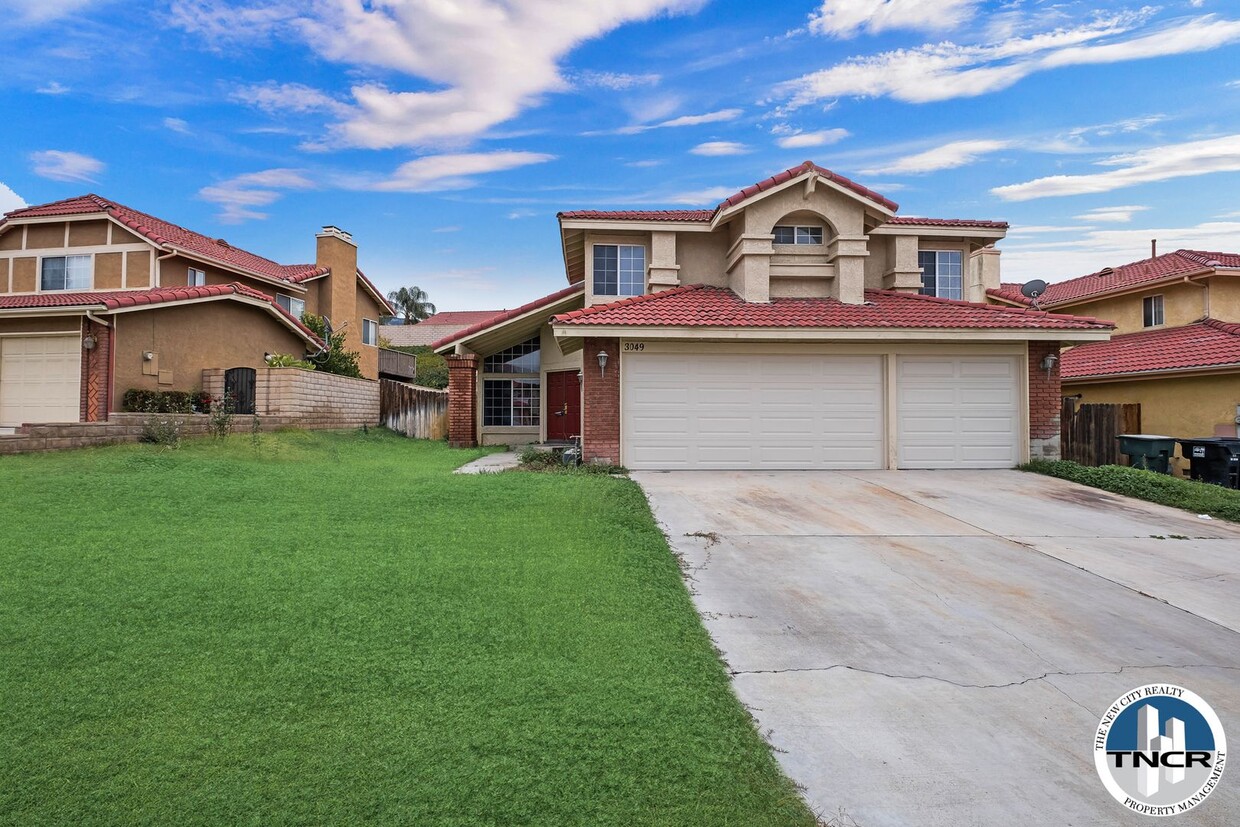 Foto principal - Stunning 4 BD | 3 Bath