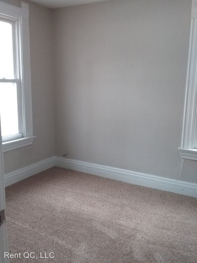 Building Photo - 3 br, 1 bath House - 2412 12th Street