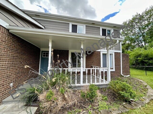 Building Photo - Welcome home to this stunning 4-bedroom, 3-bath home in Wayne Township!
