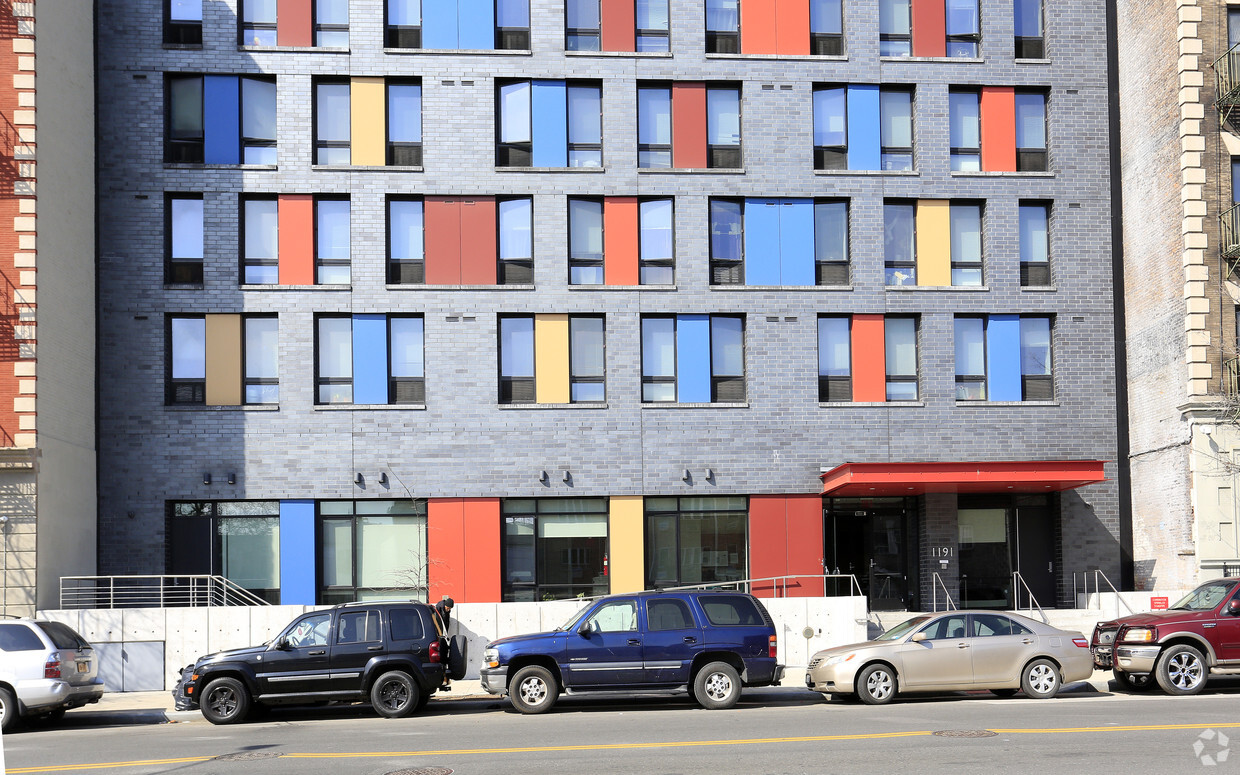 Ground Level Entrance - Boston Road Apartments