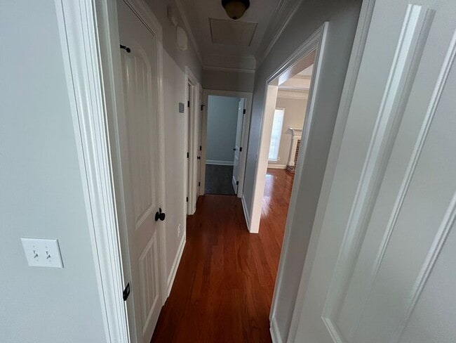 Foto del edificio - 536 Hills Chapel Rd